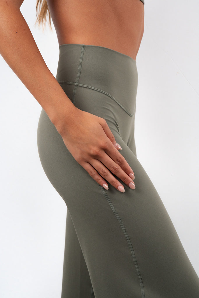 Cloud II® Relaxed Trouser - Vetiver